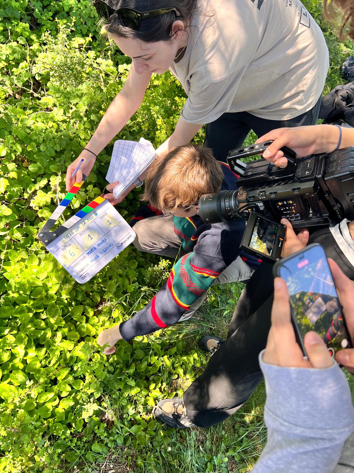 Fotograma del videoclip Freda com la neu, de Eloi Sayrach.